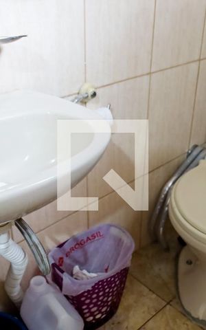 Casa à venda com 175m², 5 quartos e 2 vagas Casa à venda com 175m², 5 quartos e 2 vagasBanheiro
