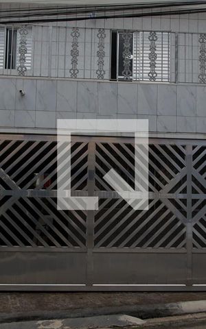 Casa à venda com 175m², 5 quartos e 2 vagas Casa à venda com 175m², 5 quartos e 2 vagasFachada