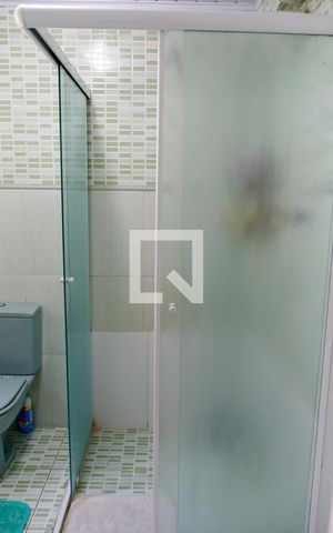 Casa à venda com 175m², 5 quartos e 2 vagas Casa à venda com 175m², 5 quartos e 2 vagasBanheiro do Quarto 3 - Suíte