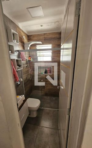 Casa à venda com 125m², 2 quartos e 2 vagas Casa à venda com 125m², 2 quartos e 2 vagasBanheiro