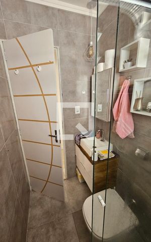 Casa à venda com 125m², 2 quartos e 2 vagas Casa à venda com 125m², 2 quartos e 2 vagasBanheiro