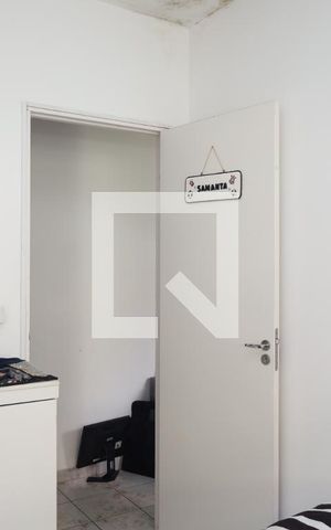 Casa à venda com 200m², 2 quartos e 2 vagasEdícula - Quarto