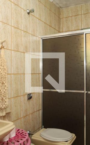 Casa à venda com 200m², 2 quartos e 2 vagasBanheiro 1