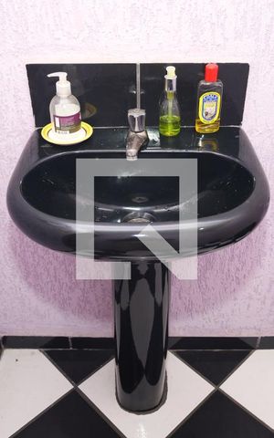 Casa à venda com 200m², 2 quartos e 2 vagasBanheiro 2
