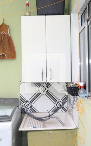 Casa à venda com 200m², 2 quartos e 2 vagasEdícula - Área de Serviço