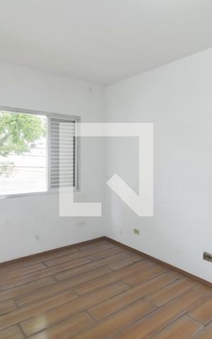 Casa à venda com 400m², 4 quartos e 2 vagas Casa à venda com 400m², 4 quartos e 2 vagasQuarto 1
