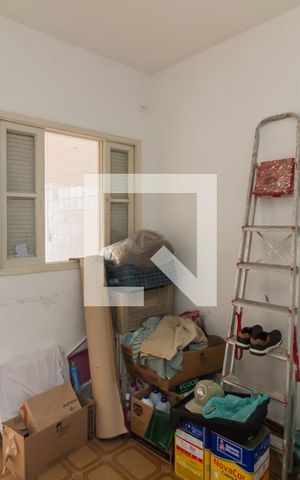 Casa à venda com 400m², 4 quartos e 2 vagas Casa à venda com 400m², 4 quartos e 2 vagasQuarto de Serviço