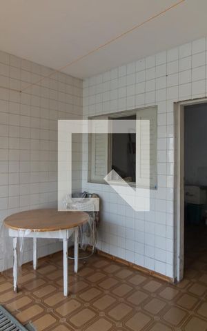 Casa à venda com 400m², 4 quartos e 2 vagas Casa à venda com 400m², 4 quartos e 2 vagasÁrea de Serviço