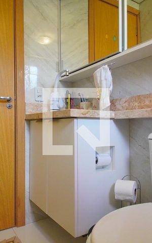 Apartamento à venda com 51m², 2 quartos e 1 vaga Apartamento à venda com 51m², 2 quartos e 1 vagaBanheiro