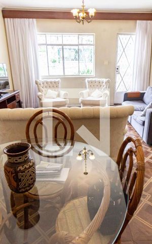 Casa à venda com 267m², 3 quartos e 1 vaga Casa à venda com 267m², 3 quartos e 1 vagaSala