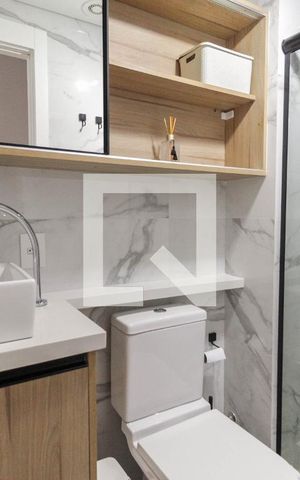 Apartamento à venda com 42m², 2 quartos e 1 vaga Apartamento à venda com 42m², 2 quartos e 1 vagaBanheiro