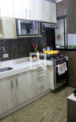Apartamento para alugar com 70m², 2 quartos e 2 vagasCozinha