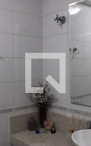 Apartamento para alugar com 70m², 2 quartos e 2 vagasBanheiro 1