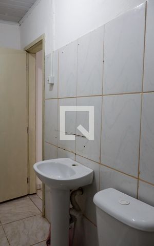 Casa à venda com 70m², 2 quartos e sem vaga Casa à venda com 70m², 2 quartos e sem vagaBanheiro 1