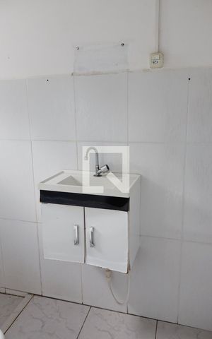 Casa à venda com 70m², 2 quartos e sem vaga Casa à venda com 70m², 2 quartos e sem vagaBanheiro 2