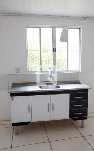 Casa à venda com 70m², 2 quartos e sem vaga Casa à venda com 70m², 2 quartos e sem vagaCozinha