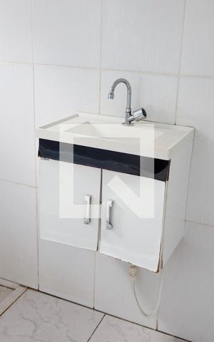 Casa à venda com 70m², 2 quartos e sem vaga Casa à venda com 70m², 2 quartos e sem vagaBanheiro 2