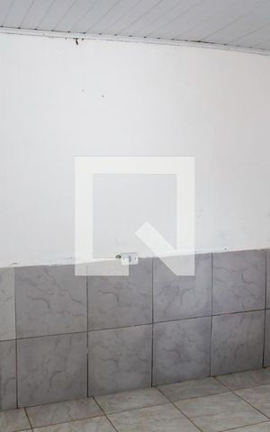 Casa à venda com 70m², 2 quartos e sem vaga Casa à venda com 70m², 2 quartos e sem vagaSala