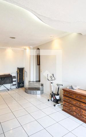 Casa à venda com 250m², 3 quartos e 2 vagas Casa à venda com 250m², 3 quartos e 2 vagasQuarto 02