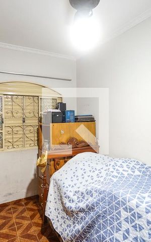 Casa à venda com 250m², 3 quartos e 2 vagas Casa à venda com 250m², 3 quartos e 2 vagasQuarto 01
