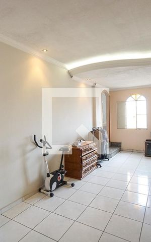Casa à venda com 250m², 3 quartos e 2 vagas Casa à venda com 250m², 3 quartos e 2 vagasQuarto 02