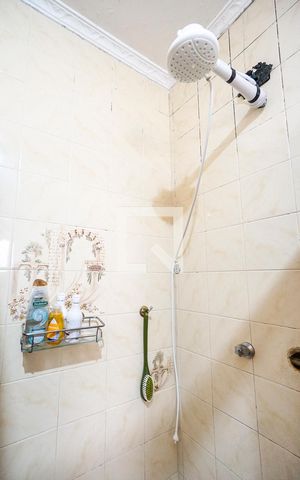 Casa à venda com 250m², 3 quartos e 2 vagas Casa à venda com 250m², 3 quartos e 2 vagasBanheiro da suíte 02