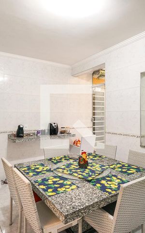Casa à venda com 250m², 3 quartos e 2 vagas Casa à venda com 250m², 3 quartos e 2 vagasCopa