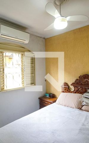 Casa à venda com 250m², 3 quartos e 2 vagas Casa à venda com 250m², 3 quartos e 2 vagasSuíte 02