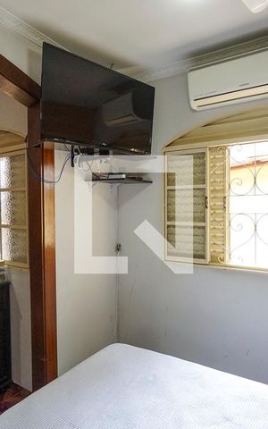 Casa à venda com 250m², 3 quartos e 2 vagas Casa à venda com 250m², 3 quartos e 2 vagasSuíte 02