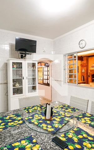 Casa à venda com 250m², 3 quartos e 2 vagas Casa à venda com 250m², 3 quartos e 2 vagasCopa