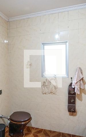 Casa à venda com 250m², 3 quartos e 2 vagas Casa à venda com 250m², 3 quartos e 2 vagasBanheiro da suíte 02