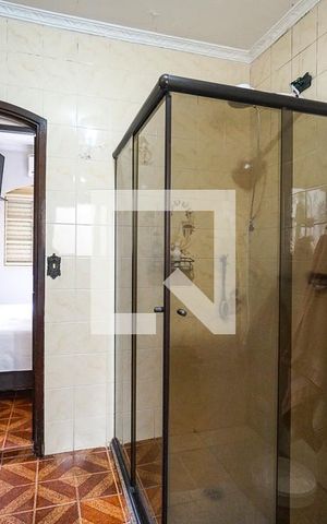 Casa à venda com 250m², 3 quartos e 2 vagas Casa à venda com 250m², 3 quartos e 2 vagasBanheiro da suíte 02