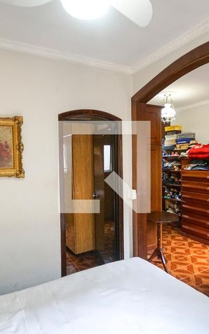 Casa à venda com 250m², 3 quartos e 2 vagas Casa à venda com 250m², 3 quartos e 2 vagasSuíte 02