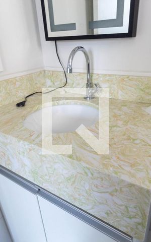 Apartamento para alugar com 32m², 1 quarto e sem vaga Apartamento para alugar com 32m², 1 quarto e sem vagaBanheiro da Suíte