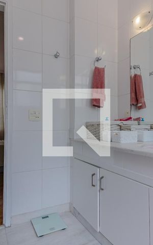 Apartamento à venda com 202m², 4 quartos e 1 vaga Apartamento à venda com 202m², 4 quartos e 1 vagaBanheiro Quarto 4