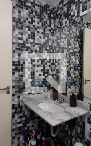 Apartamento à venda com 49m², 2 quartos e 1 vaga Apartamento à venda com 49m², 2 quartos e 1 vagaBanheiro