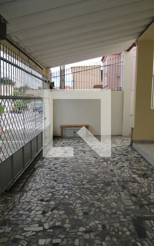 Casa à venda com 50m², 4 quartos e 2 vagasGaragem