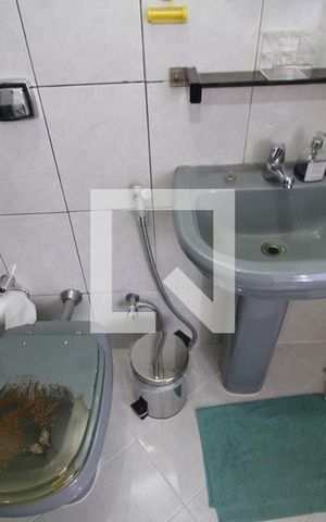 Casa à venda com 50m², 4 quartos e 2 vagasBanheiro da Suíte 3