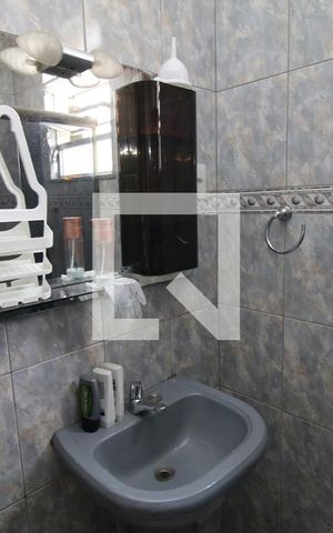 Casa à venda com 50m², 4 quartos e 2 vagasBanheiro Social