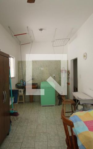 Casa à venda com 50m², 4 quartos e 2 vagasÁrea de Serviço