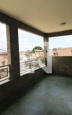 Casa à venda com 50m², 4 quartos e 2 vagasVaranda frontal