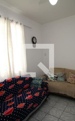 Casa à venda com 50m², 4 quartos e 2 vagasSala
