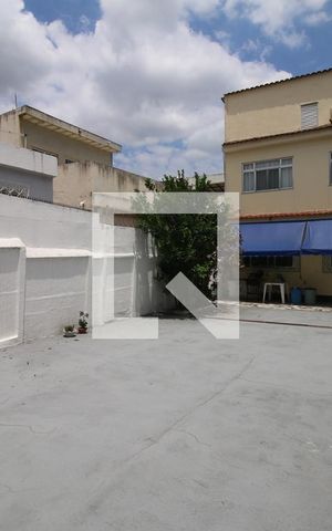 Casa à venda com 50m², 4 quartos e 2 vagasQuintal