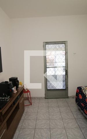 Casa à venda com 50m², 4 quartos e 2 vagasSala