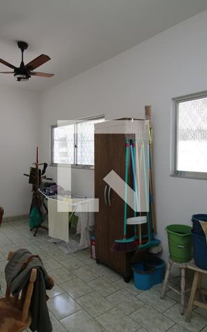 Casa à venda com 50m², 4 quartos e 2 vagasÁrea de Serviço