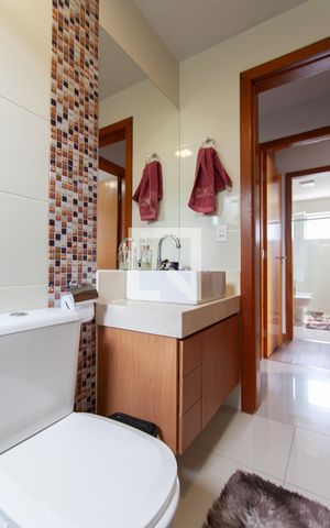 Apartamento à venda com 140m², 2 quartos e 3 vagas Apartamento à venda com 140m², 2 quartos e 3 vagasBanheiro Social