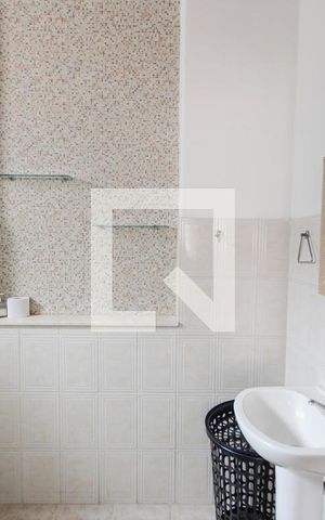 Casa para alugar com 220m², 7 quartos e 2 vagas Casa para alugar com 220m², 7 quartos e 2 vagasBanheiro 1