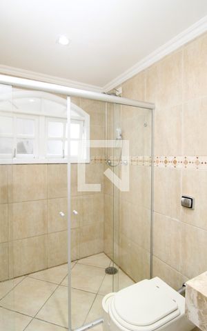 Casa à venda com 500m², 4 quartos e 6 vagasBanheiro da Suíte 1