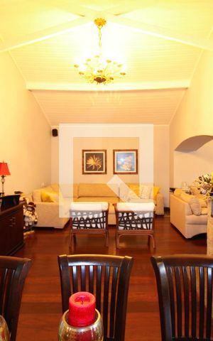 Casa à venda com 500m², 4 quartos e 6 vagasSala de Jantar