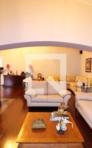 Casa à venda com 500m², 4 quartos e 6 vagasSala